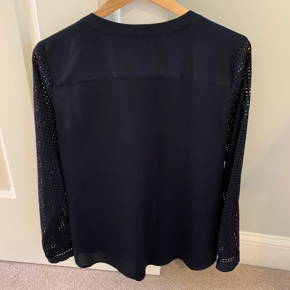Ann Taylor Navy Perforated Sleeve Blouse Medium - Picture 2 of 2